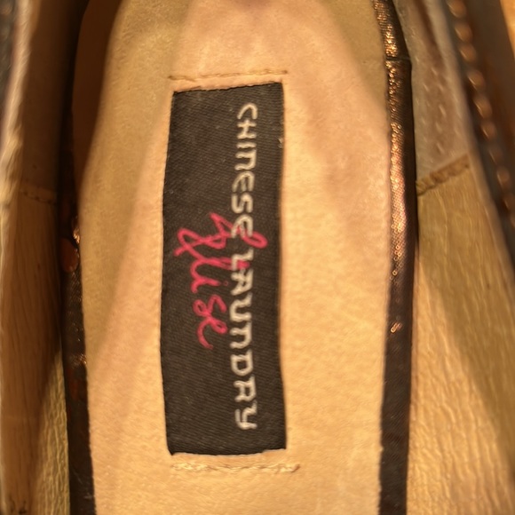 Bronze Snake Skin Leather Pumps - Picture 7 of 9